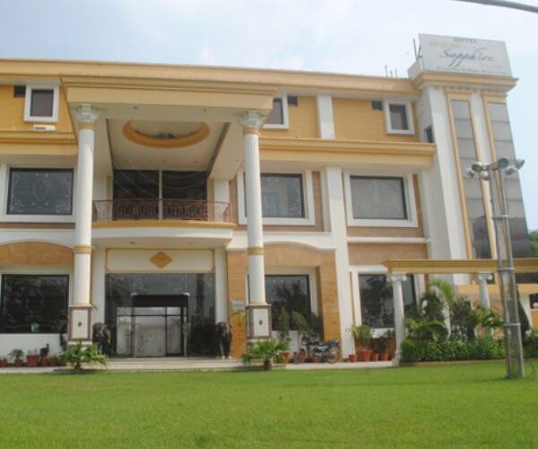 Red Sapphire Hotel & Banquets, Moradabad 1